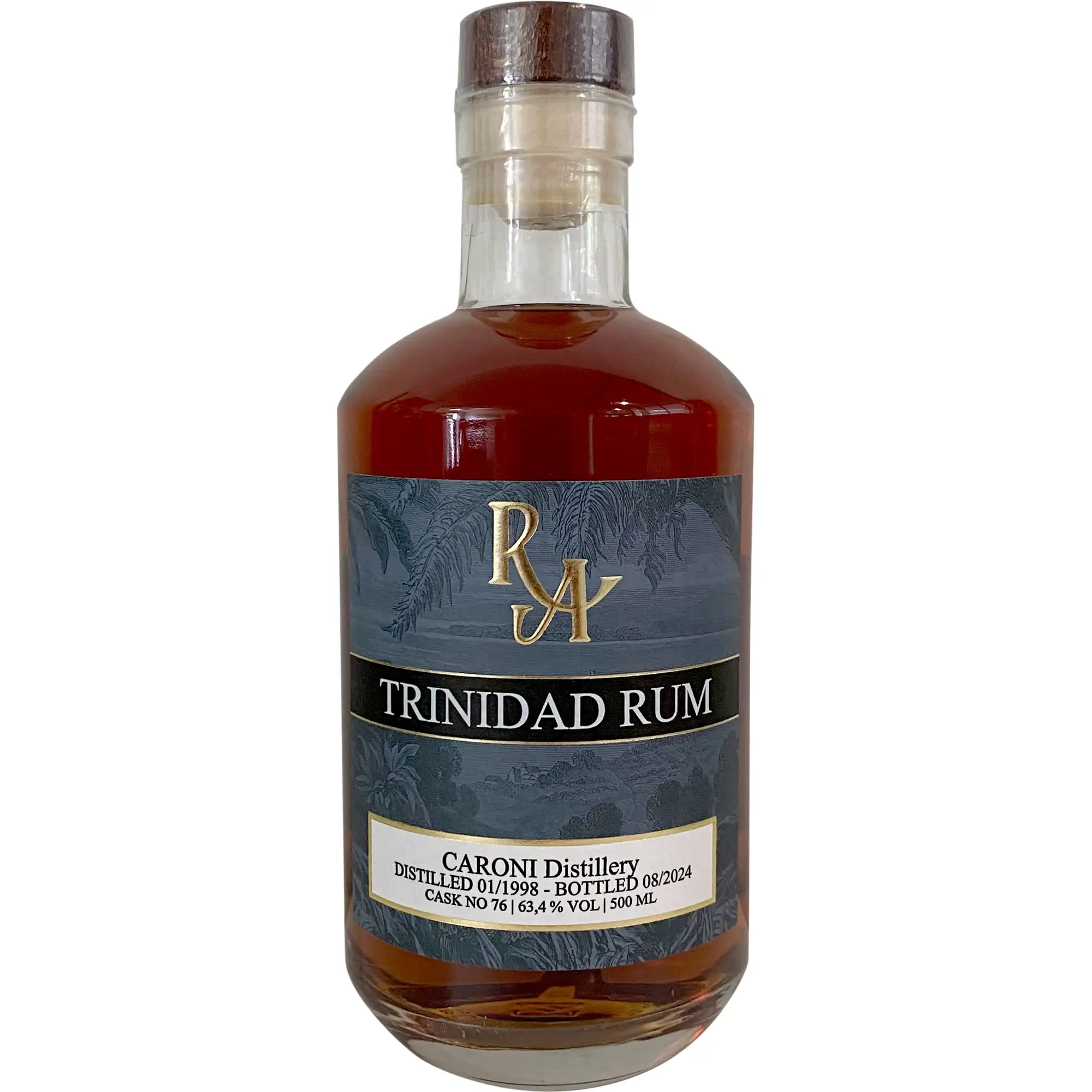 Image of the front of the bottle of the rumRum Artesanal Trinidad Rum HTR